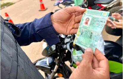 RENOVAÇÃO:  Condutores com CNH vencida entre junho e setembro terão prazo prorrogado