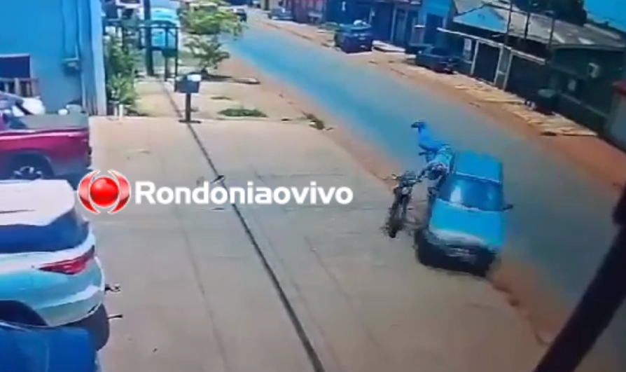 VEJA VÍDEO: Grave acidente é registrado por câmera de segurança; motorista foge 