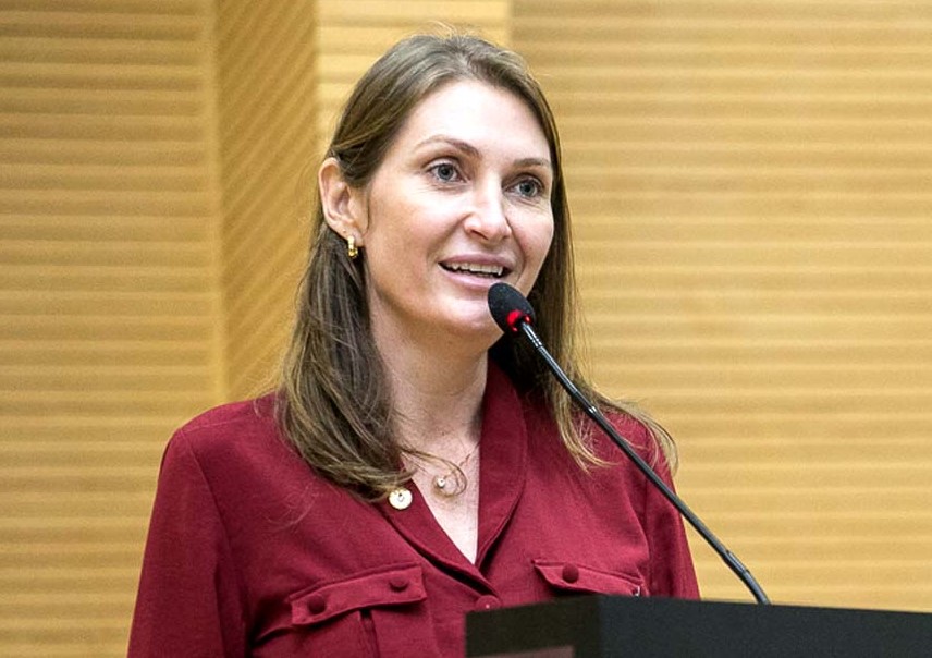 LEBRINHA: Deputada participa da Festa da Família em São Miguel do Guaporé