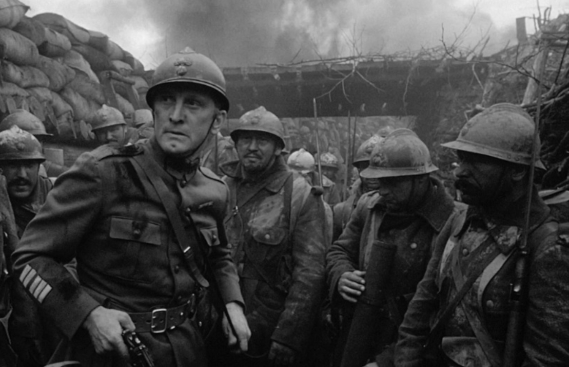 GLÓRIA FEITA DE SANGUE: Um dos melhores filmes de guerra da história na Netflix - por Marcos Souza