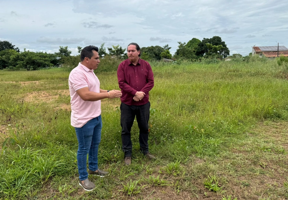 EDIMILSON DOURADO: Vereador solicita limpeza urgente em espaços públicos de PVH