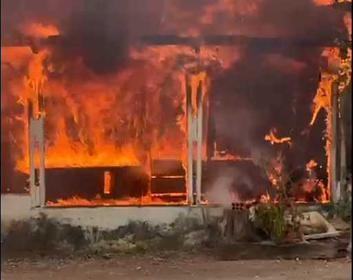 SOLIDARIEDADE: Incêndio destrói casa de idosa no centro de Porto Velho