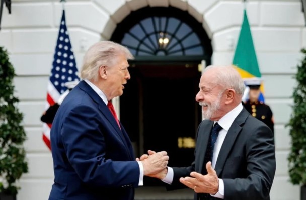 NEGOCIAÇÕES: Lula liga para Trump e busca retomada de acordo sobre tarifas