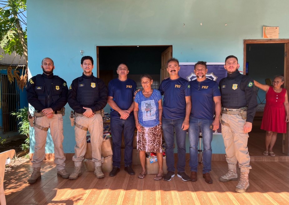SOLIDARIEDADE: SINPRF-RO entrega 315 kg de alimentos à Casa de Apoio Vó Maria