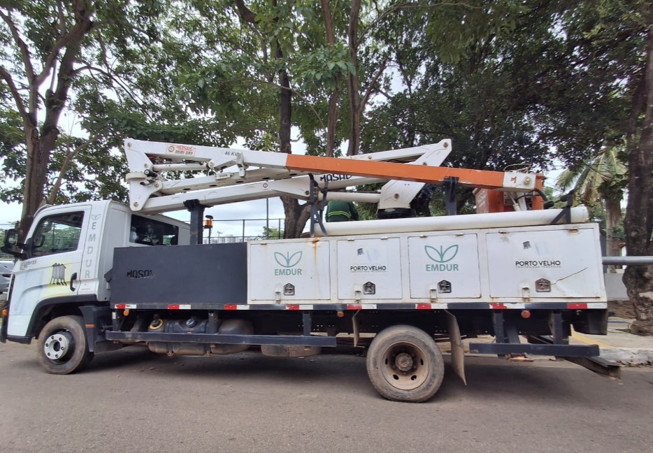 JÚNIOR QUEIROZ: Vereador tem pedido atendido para serviços de iluminação pública