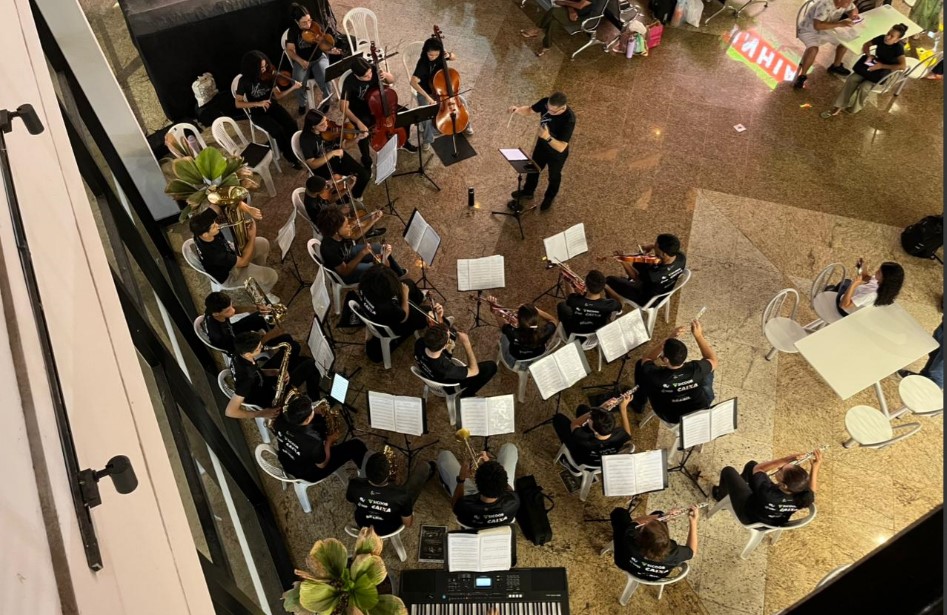 APRESENTAÇÃO: Orquestra Villa Lobos leva clássicos de Natal à Rodoviária de Porto Velho