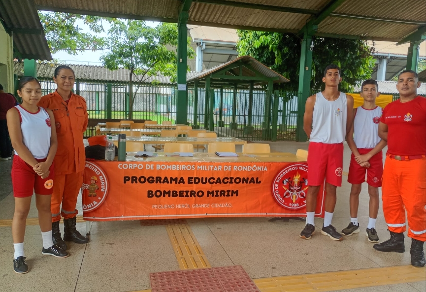 BOMBEIRO MIRIM: Programa é divulgado na Rádio Falante da escola Orlando Freire