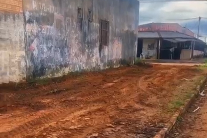 EDIMILSON DOURADO: Parceria entre vereador e Seinfra garante limpeza em ponto crítico do Caladinho