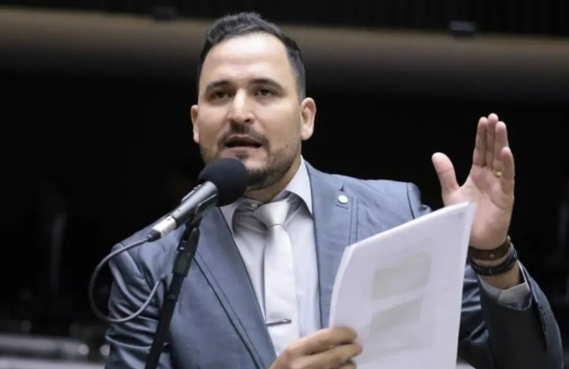 TRAMITA SOB SIGILO: MPE move ação de impugnação de mandato do deputado Rafael Fera