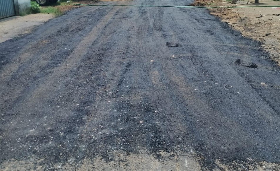 JÚNIOR QUEIROZ: Seinfra realiza serviços de tapa-buracos no bairro Aponiã após solicitação