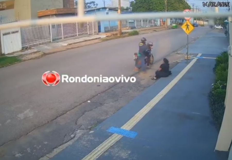 VEJA O VÍDEO: Mulher é assaltada por criminosos em frente à policlínica