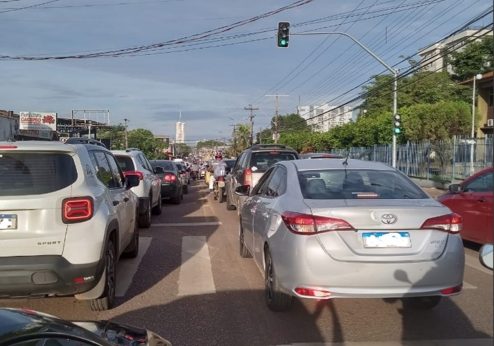 COMEÇOU O ANO: Trânsito pesado é registrado em Porto Velho no retorno do feriadão