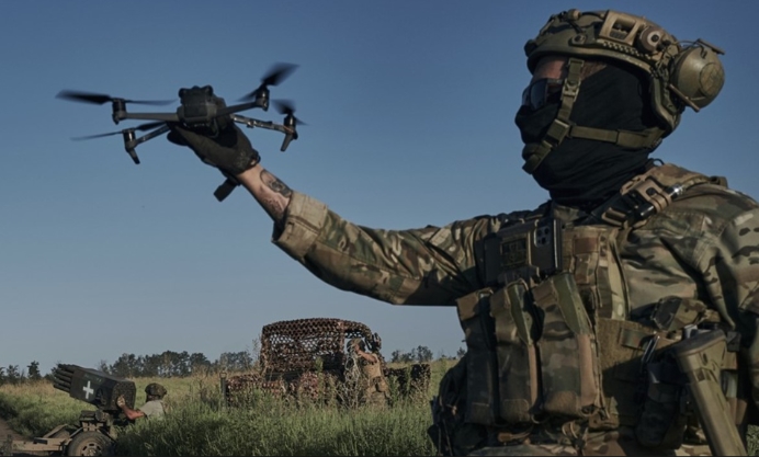 GUERRA HÍBRIDA: Como estratégias não militares moldam conflitos contemporâneos