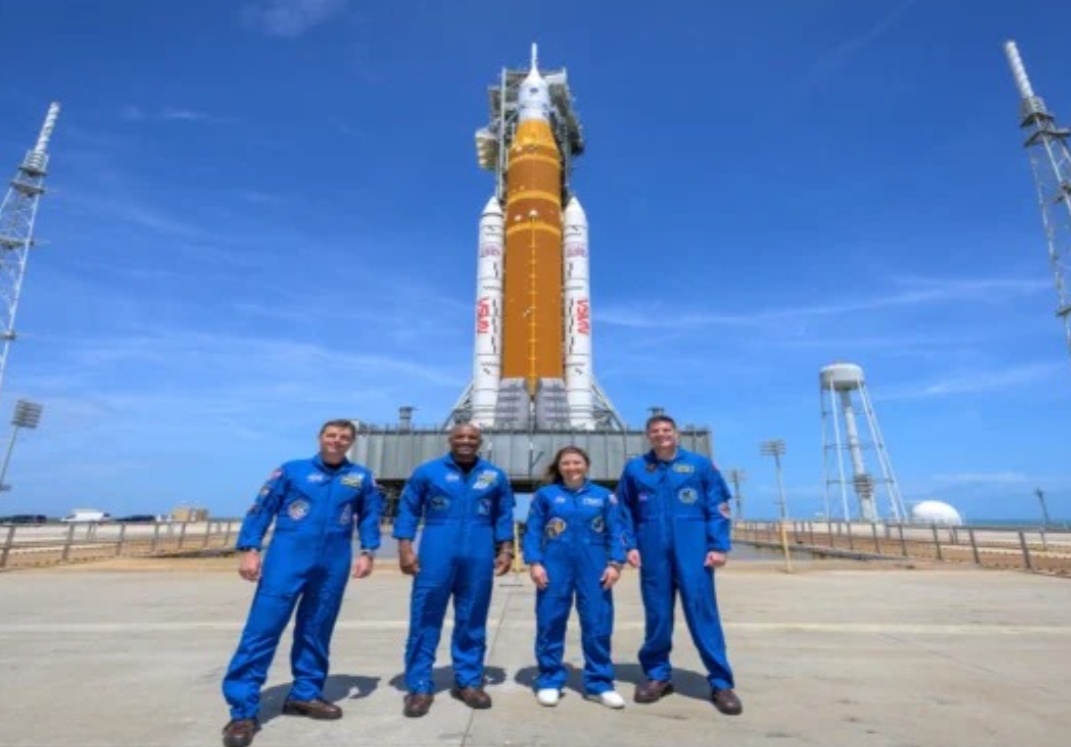 TUDO PRONTO: Nasa lança missão tripulada à Lua após 50 anos com Artemis II