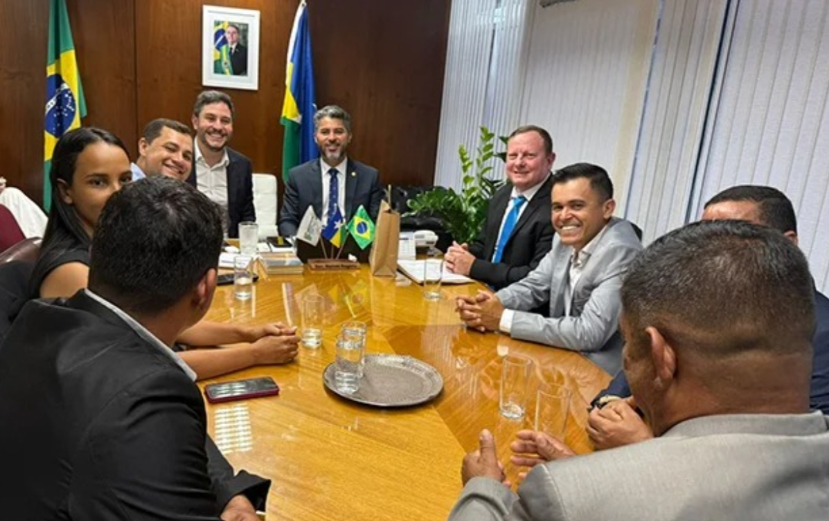 CHUPINGUAIA: Prefeito garante cerca de R$ 7 milhões em recursos com apoio de Marcos Rogério