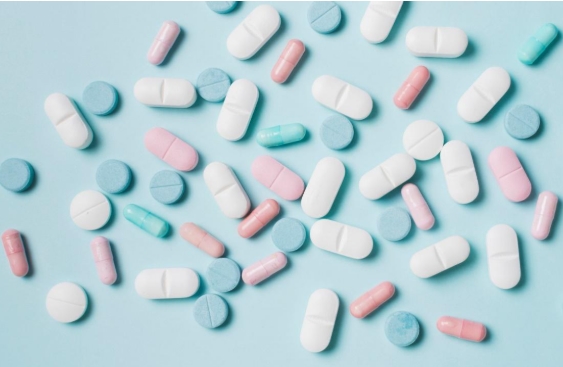 AUTOMEDICAÇÃO: Abuso de antibióticos na pandemia eleva resistência bacteriana em bebês