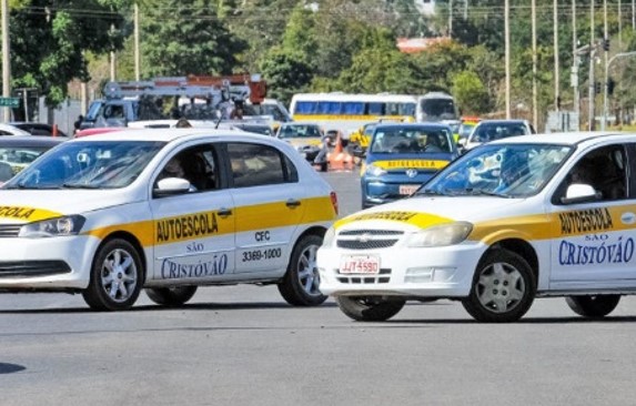 PARA OBTER CNH: Como deve funcionar o fim da autoescola obrigatória