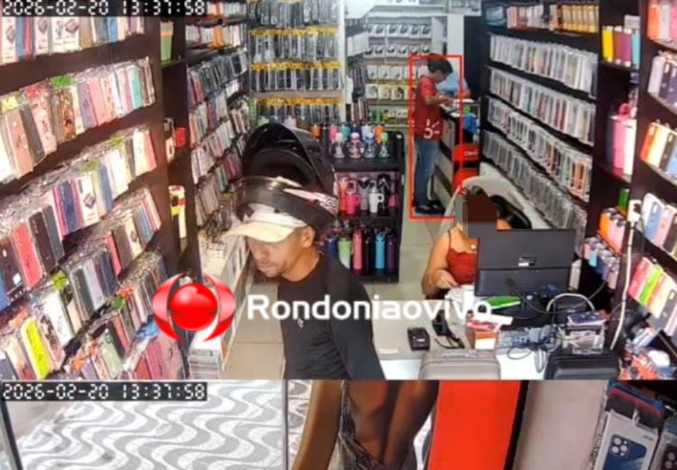 VÍDEO: Empresária reage a roubo de cordão de ouro em loja na Jatuarana