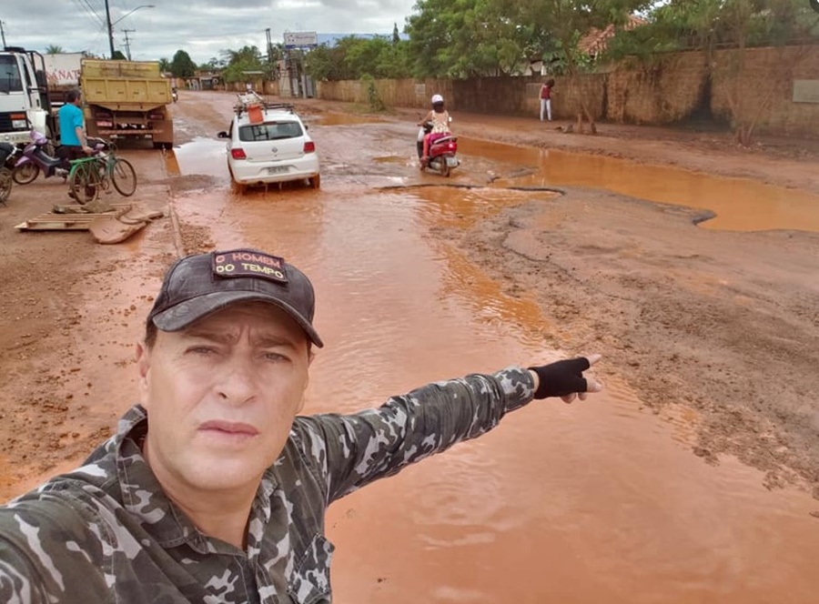 APENAS FILMOU: ‘Homem do Tempo’ não está preso e garante não ter feito depredações em Brasília