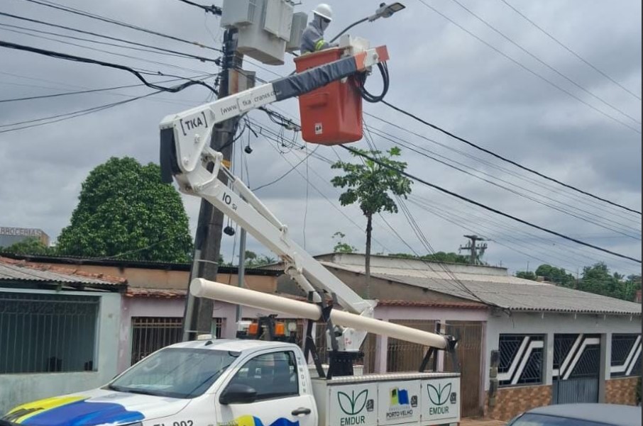 JÚNIOR QUEIROZ: Emdur atende pedido para os serviços de iluminação no Nova Floresta