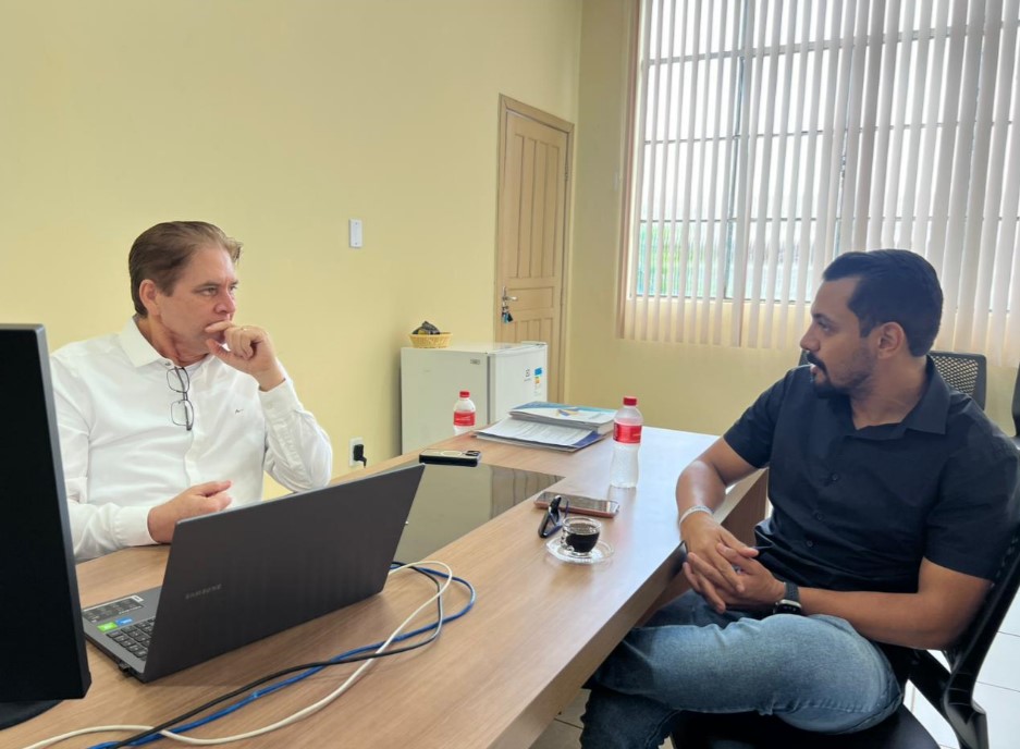 DR. GILBER: Vereador discute orçamento de 2026 em reunião na Semec