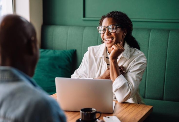 CONTRA A INVEJA: Seis coisas sobre você que não deveria contar a ninguém, segundo uma psicóloga