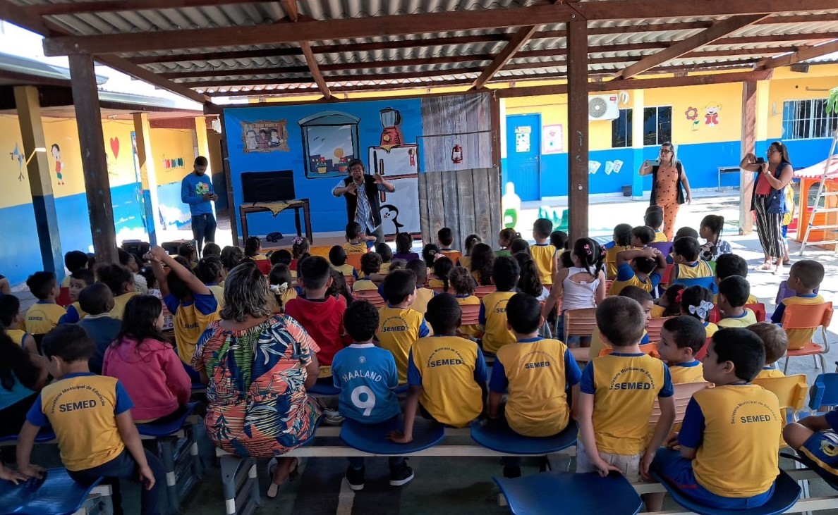 EDUCAÇÃO: Consumo consciente e uso sustentável de energia são tema de teatro em escola