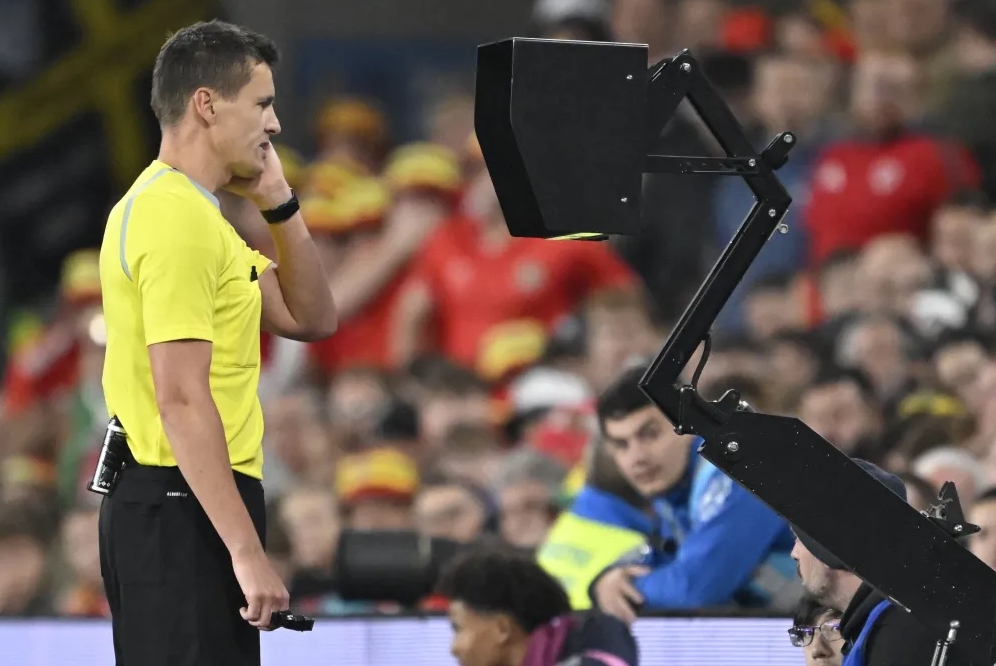 VAR HOME-OFFICE: Fifa adota medida inédita em França x Marrocos pelas quartas de final