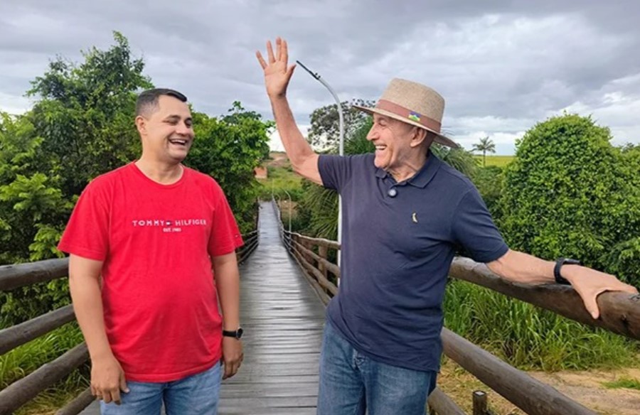 CHUPINGUAIA: Prefeitura inaugura Parque Ecológico das Araras no centro da cidade