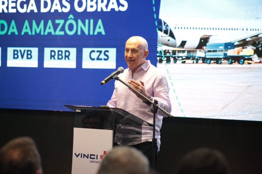 CONFÚCIO MOURA: Senador acompanha ministro na entrega de sete aeroportos na Região Norte