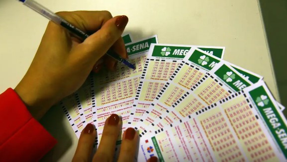 MEGA-SENA: Prêmio acumula em R$ 112 milhões; confira as dezenas sorteadas