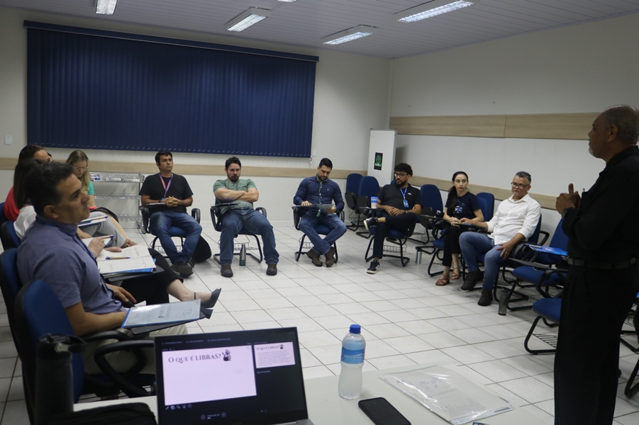 RONDÔNIA: Sebrae investe em inclusão e oferece curso de Libras para colaboradores