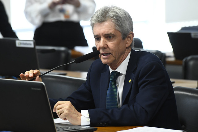 JAIME BAGATTOLI: Senador aponta falta de apoio do Governo Federal aos no combate aos incêndios