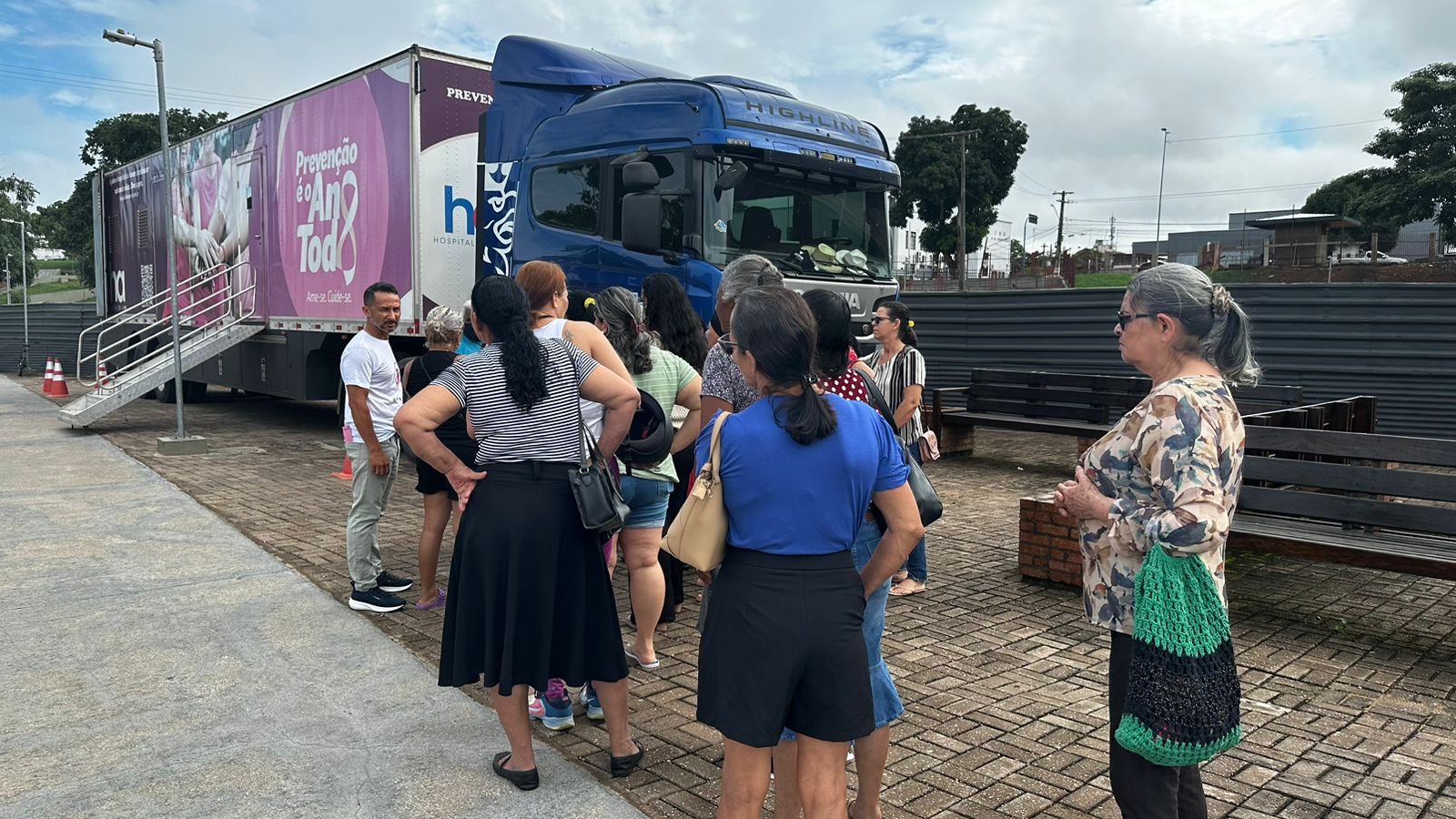 PREVENÇÃO: Carreta do Hospital do Amor oferece mamografias gratuitas na USF Osvaldo Piana