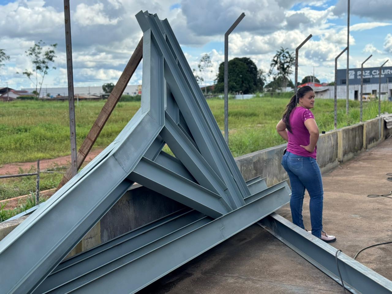 FISCALIZAÇÃO E TRANSPARÊNCIA:  Deputada Dra. Taíssa vistoria obras de reforma do estádio João Saldanha