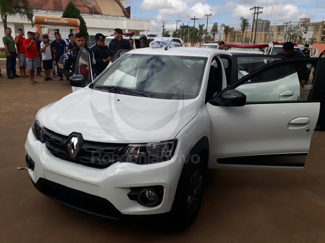 FUGA: Dupla em carro sem placa é presa após intensa perseguição no Centro