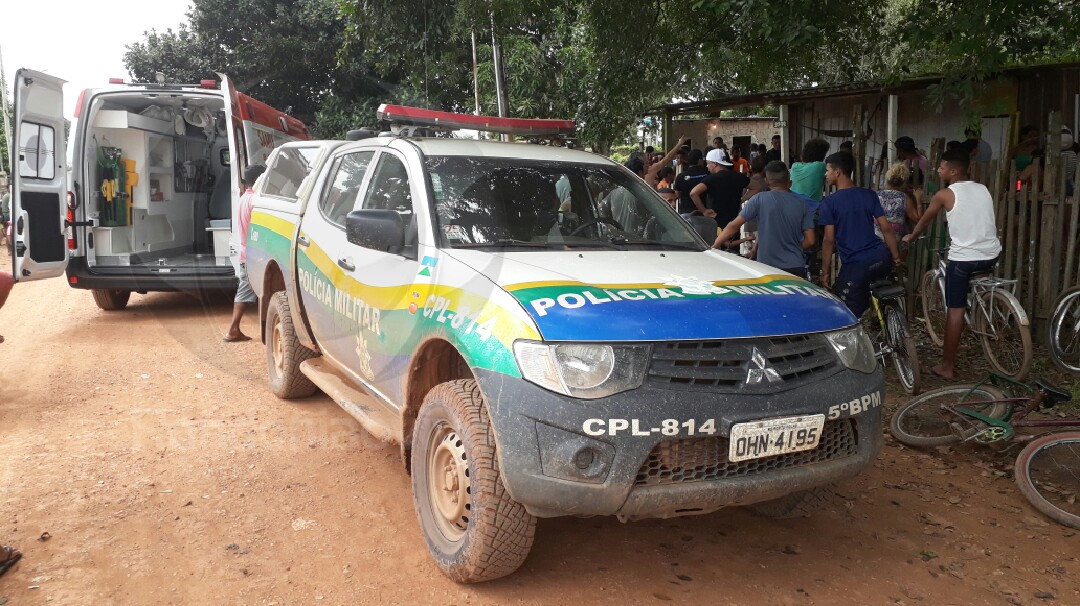 URGENTE: Jovem sofre atentado a tiros enquanto limpava quintal