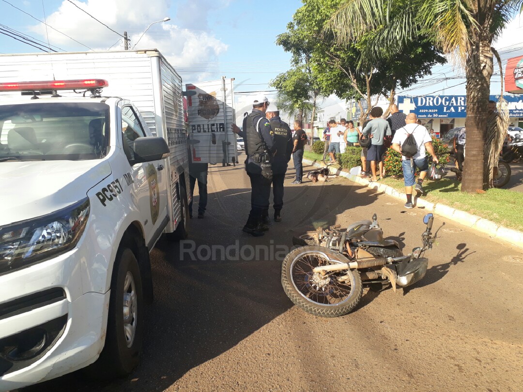 ATUALIZADA: Professora morre após sofrer queda de motocicleta na capital