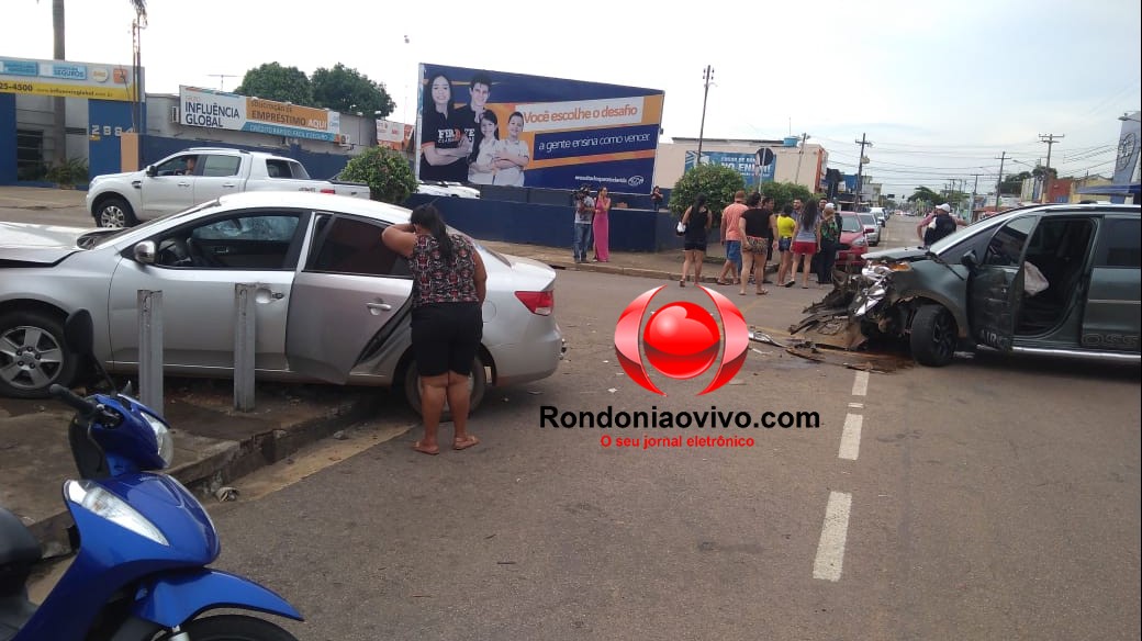 ROTINA: Carro se choca em comércio após mais um acidente na 