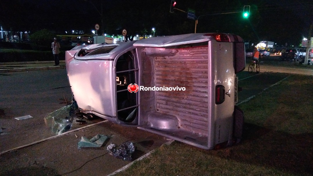 VÍDEO: Caminhonete da prefeitura capota com servidor sob efeito de álcool