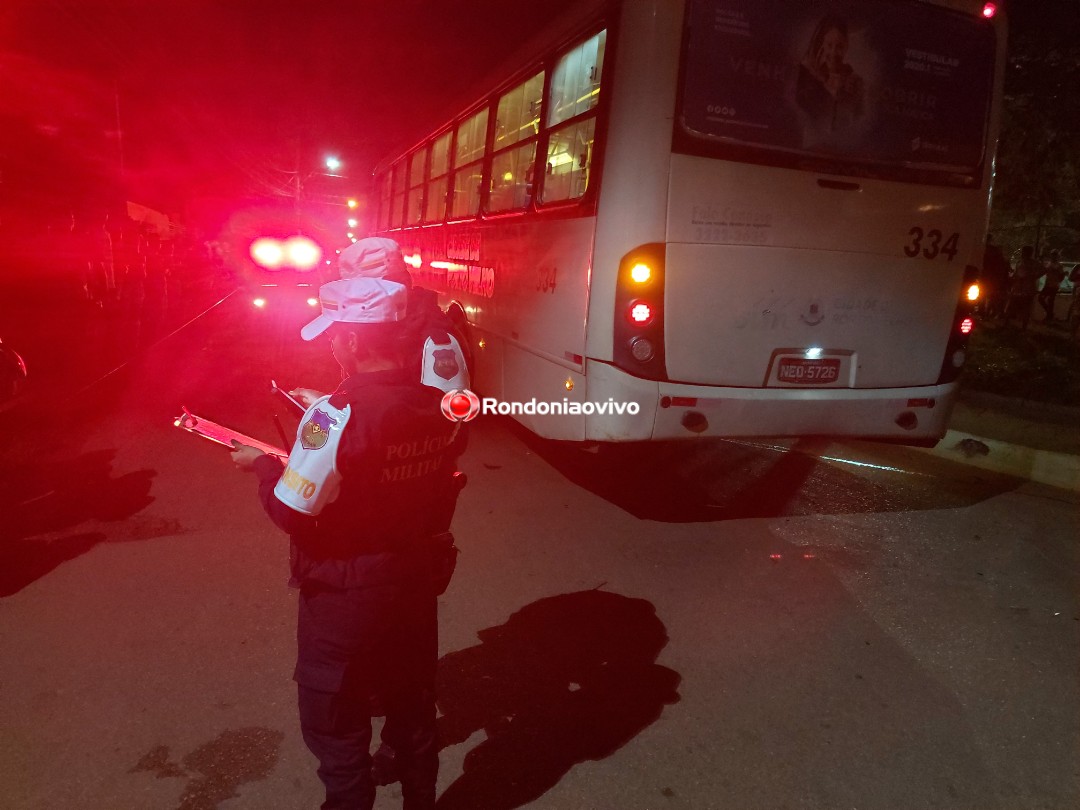 AO VIVO: Motociclista morre esmagado por ônibus na capital