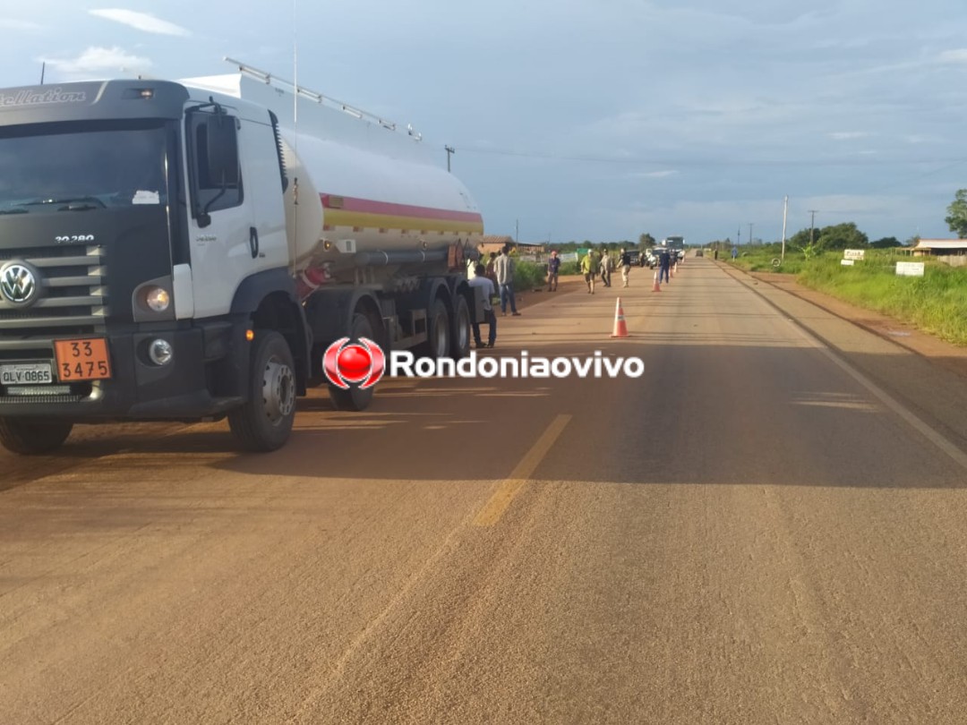 ESMAGADO: Motociclista venezuelano morre em acidente com caminhão na BR-319