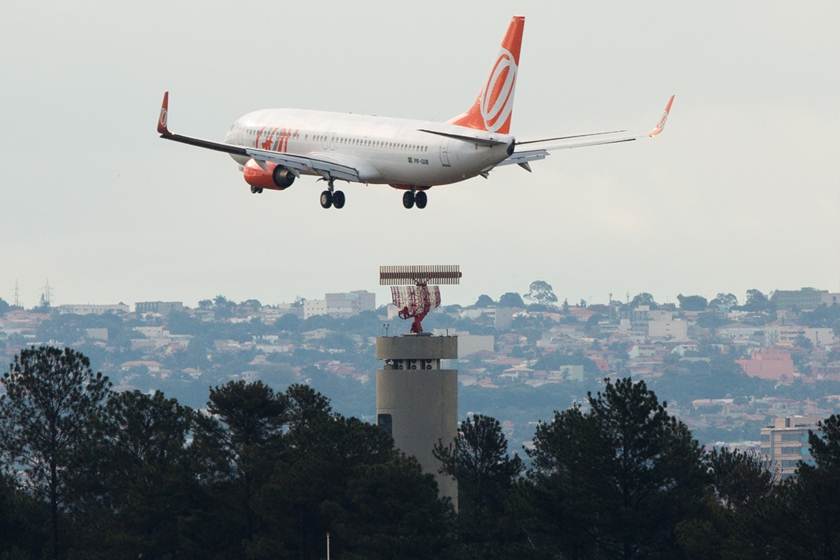 LAMENTÁVEL: Passageiro passa mal durante voo e morre dentro do avião com suspeita de infarto