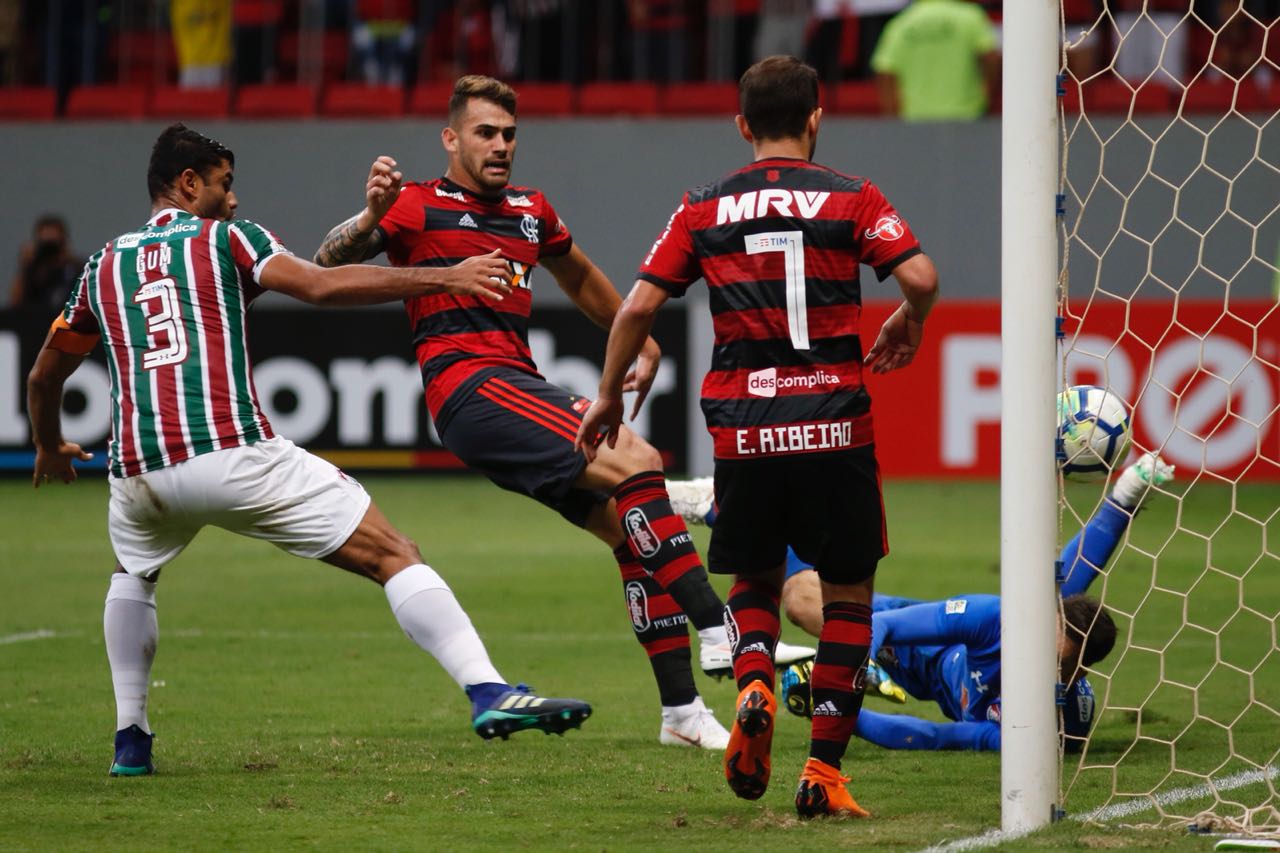 2 x 0: Flamengo vence Fluminense no Mané Garrincha, em Brasília