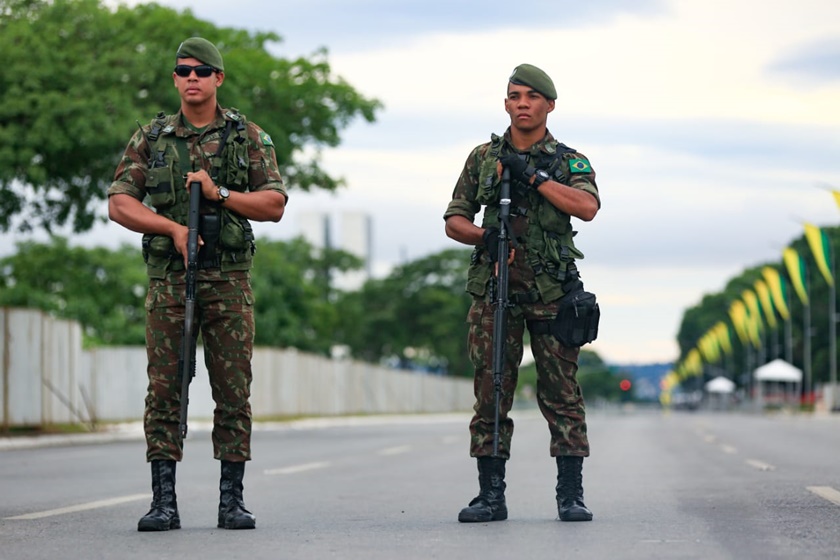 Previdência: oficiais terão aumento de até 73%; soldados, de 12%