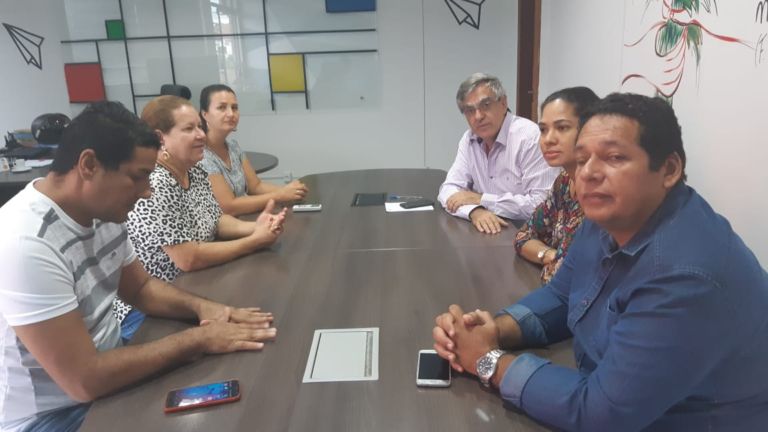 PORTO VELHO: Sindeprof cobra retorno do ônibus que transporta professores da zona rural