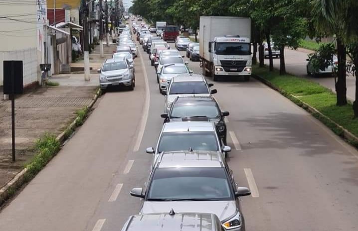 MANIFESTAÇÃO NA CAPITAL: Carreata protesta contra reforma administrativa e pede vacinas para servidores 