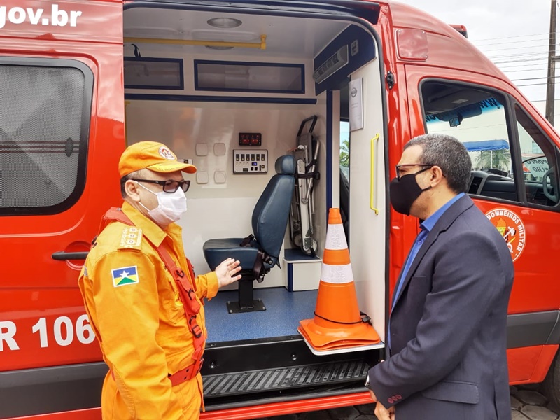 DEPUTADO: Alex Silva entrega unidade de resgate para o Corpo de Bombeiros de Porto Velho