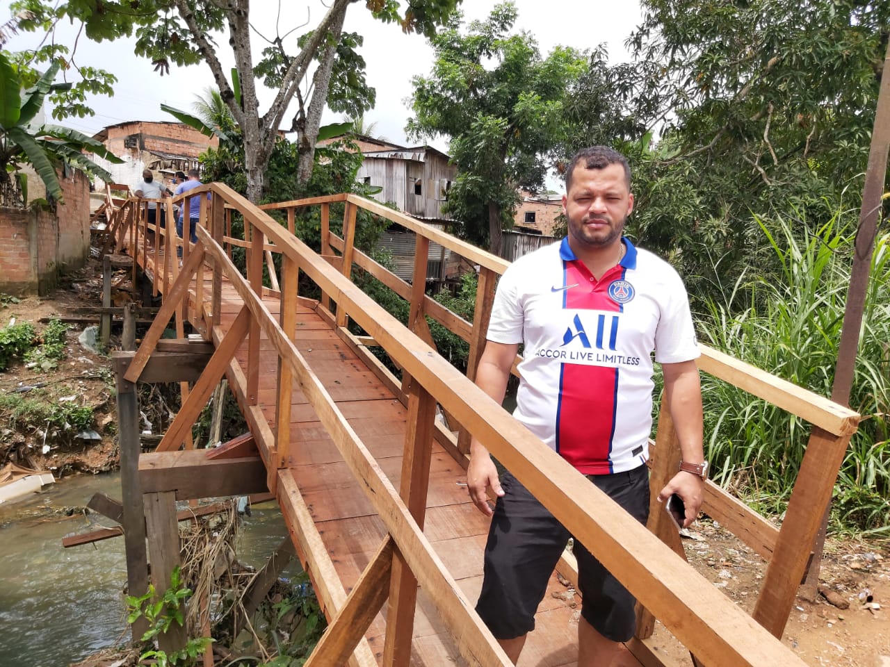 DO PRÓPRIO BOLSO: Vereador Edevaldo Neves doa salário para construir ponte no Bairro Costa e Silva