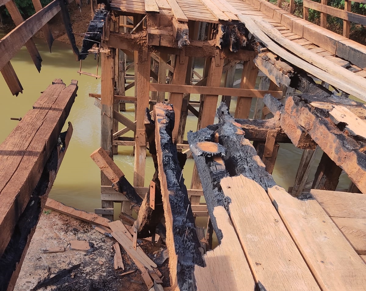 ISOLAMENTO: União Bandeirantes está isolada após incêndio em ponte